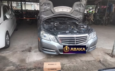 Thay bình ắc quy tại nhà cho xe Mercedes E-Class E180 | Giá tốt nhất