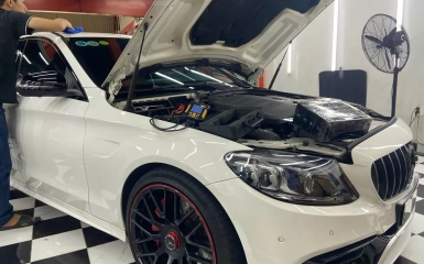 Thay bình ắc quy tại nhà cho xe Mercedes E-Class E300 | Giá tốt nhất