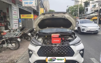 Thay ắc quy Toyota Corolla Altis