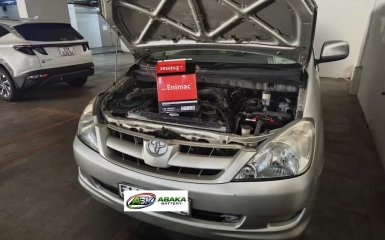 Thay ắc quy Toyota Venza