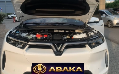 Thay bình ắc quy tại nhà cho xe VinFast VF9 | Chính hãng – Giá tốt