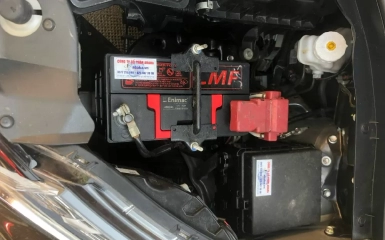 Thay bình ắc quy tại nhà cho xe VinFast VF7 - Chính hãng, Giá tốt