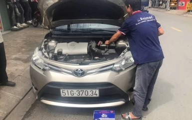 Thay bình ắc quy tại nhà cho xe Toyota Vios | Giá tốt – Chính hãng