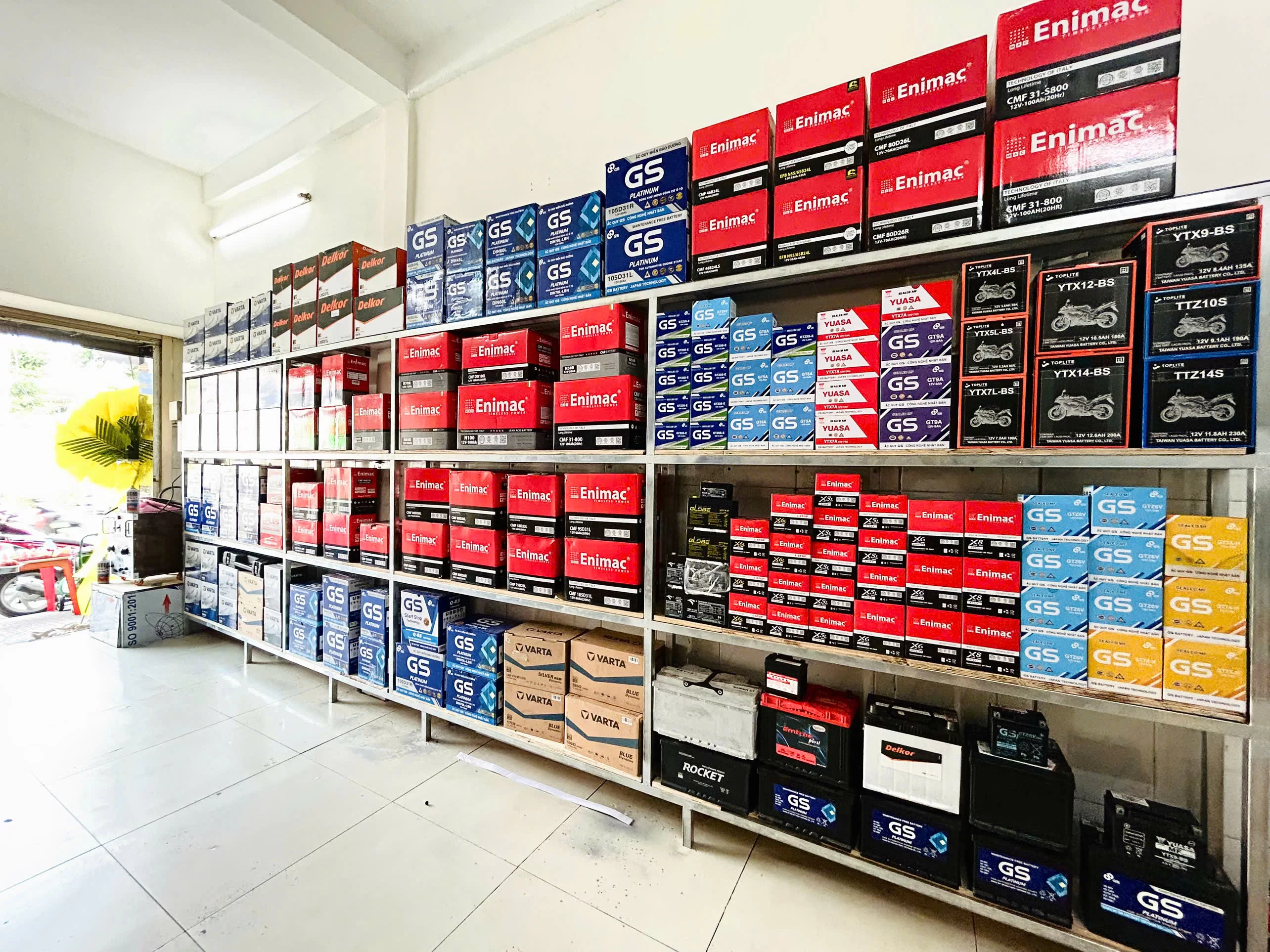 Bình ắc quy xe ô tô chevrolet