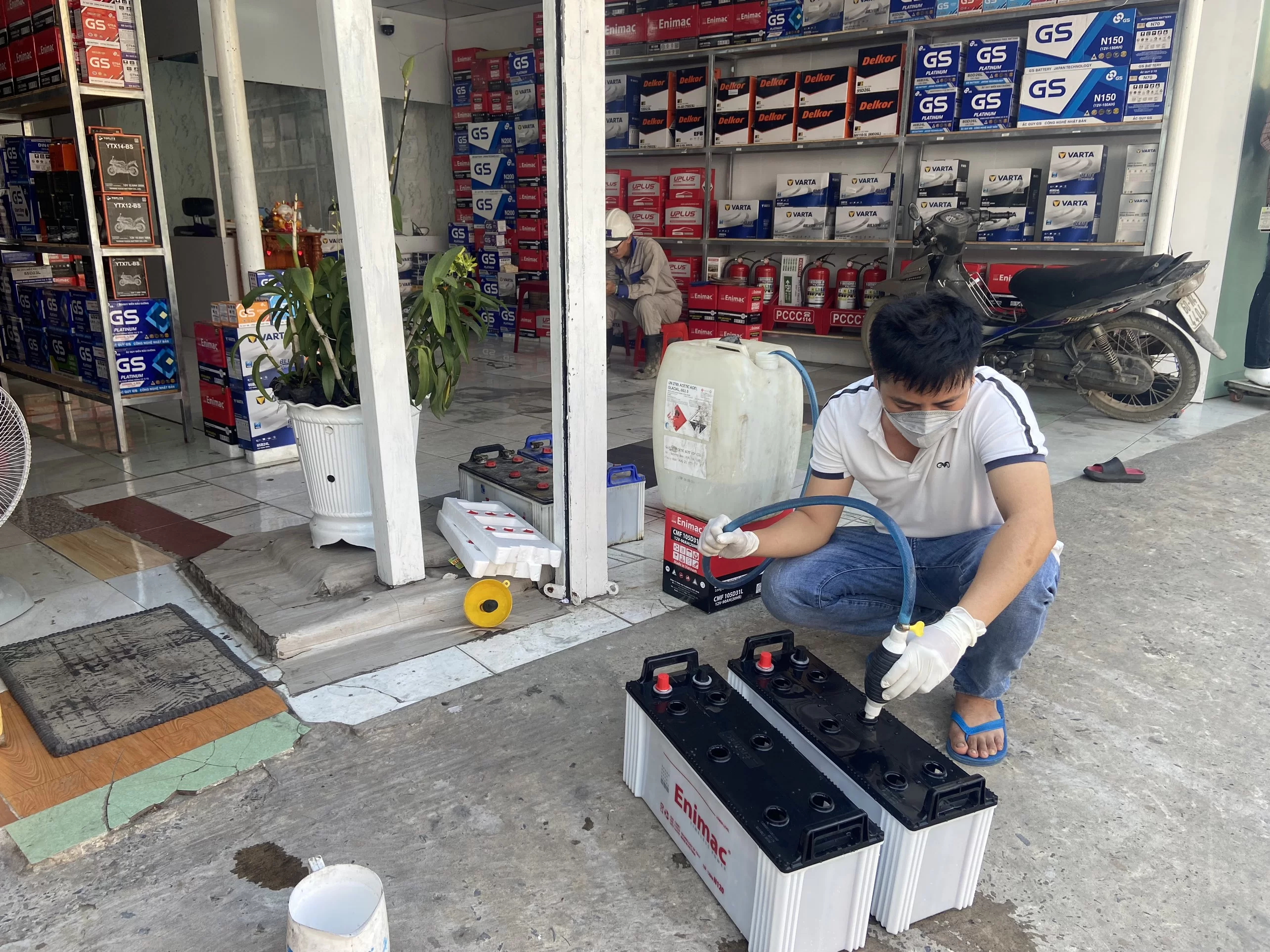 Bình ắc quy xe ô tô land rover