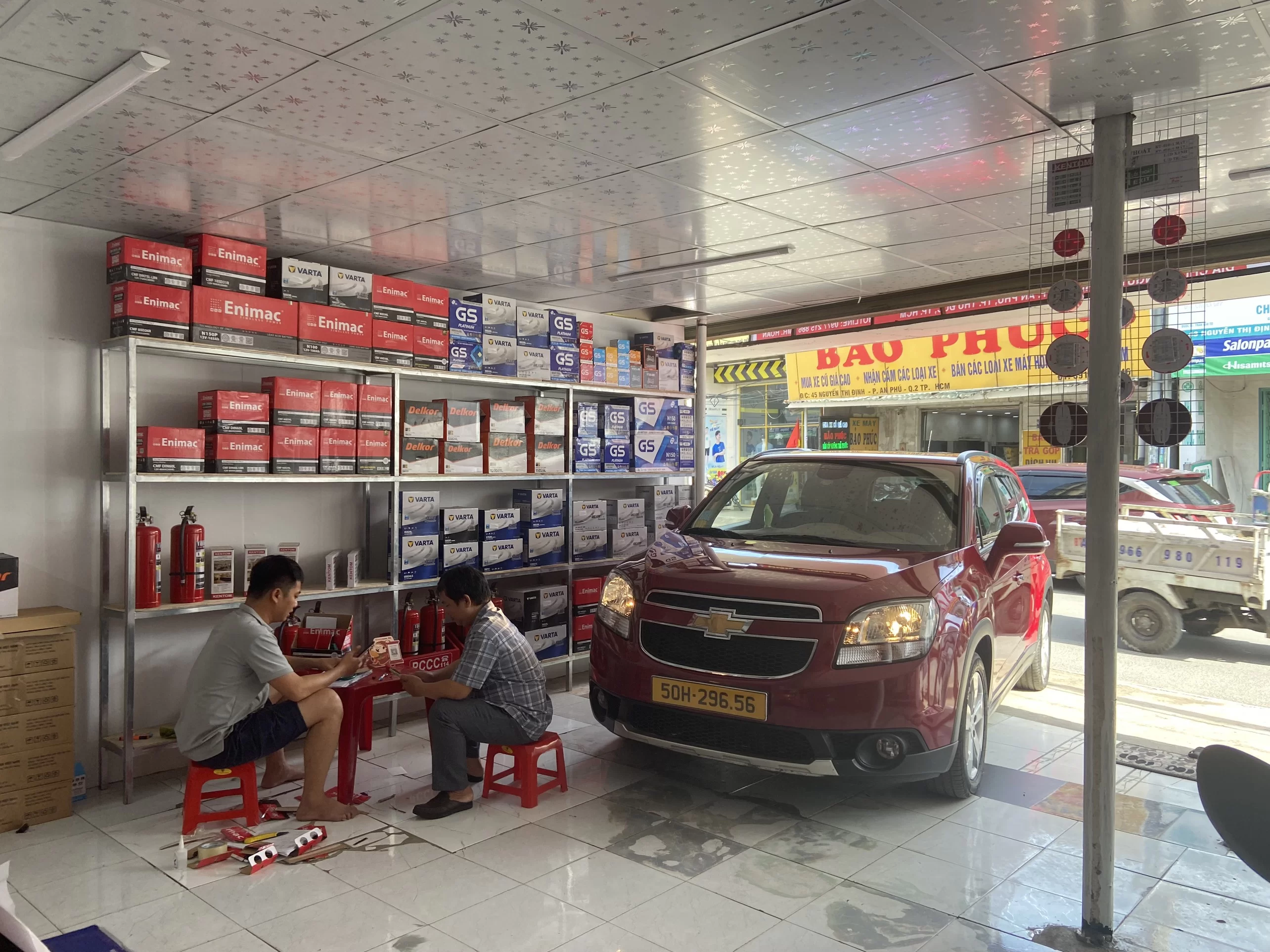 Bình ắc quy xe ô tô Range rover