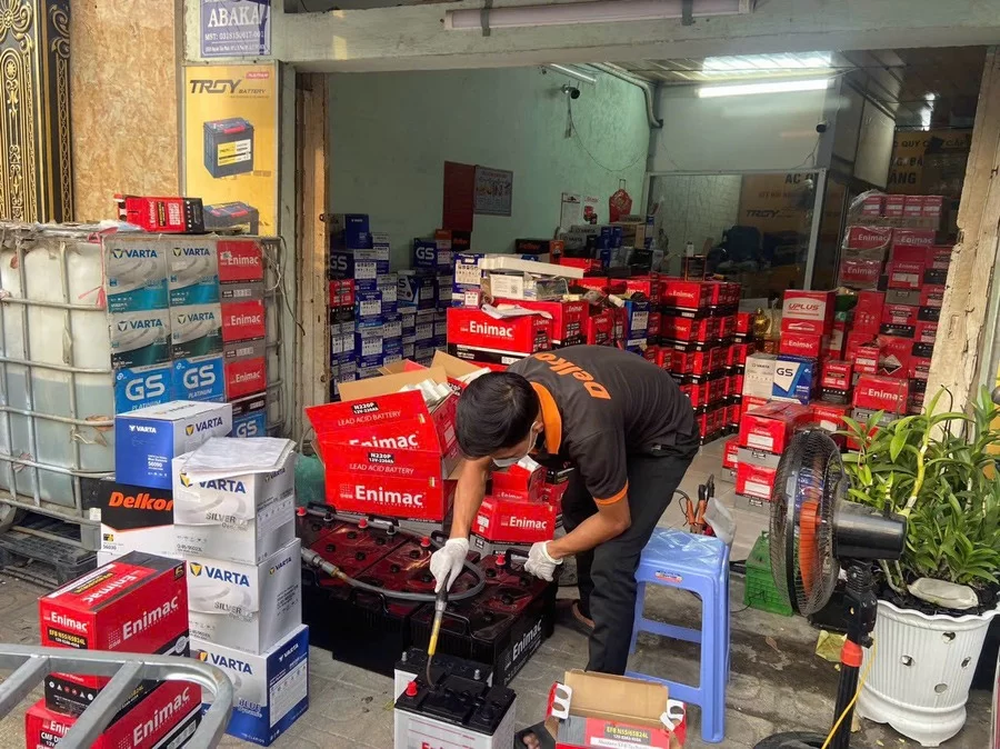 Bình ắc quy xe ô tô Nissan