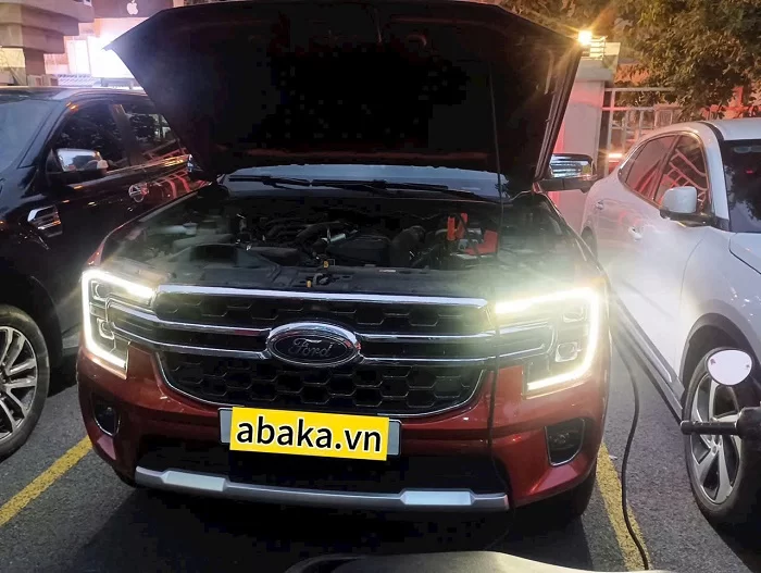 Cách kích bình xe ô tô bị hết điện (14)