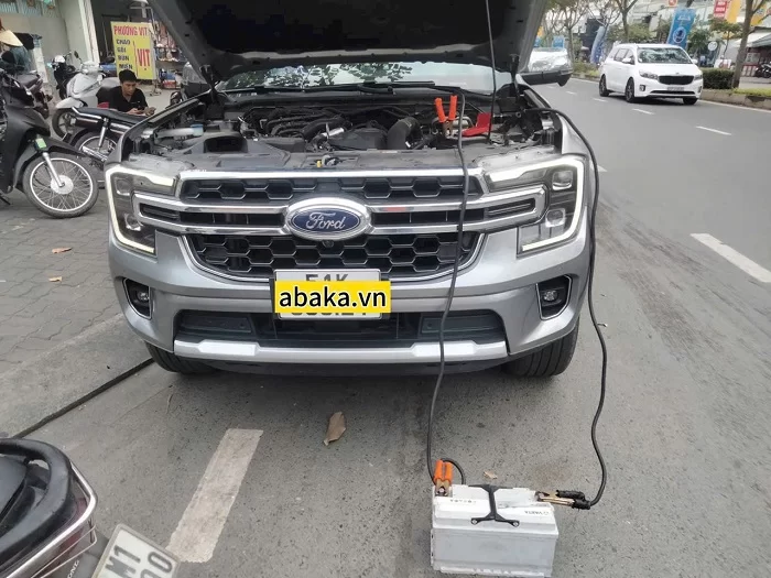 Kích bình xe ô tô tại Bình Khánh (14)