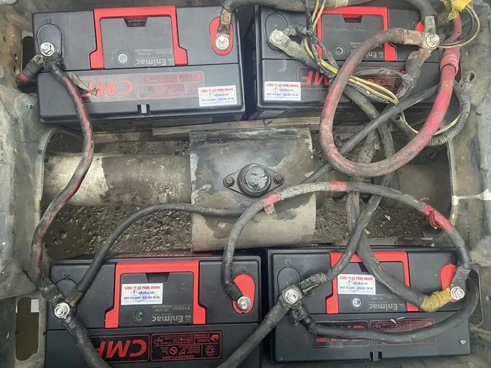 Bình ắc quy cho xe container (29)