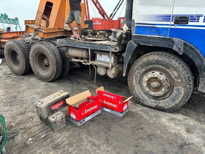 dịch vụ thay ắc quy container (36)