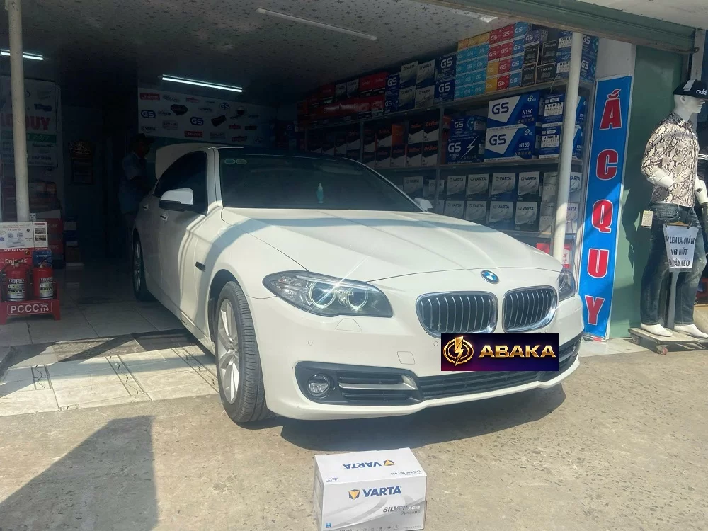 Thay bình ắc quy tại nhà cho xe BMW 3-Series