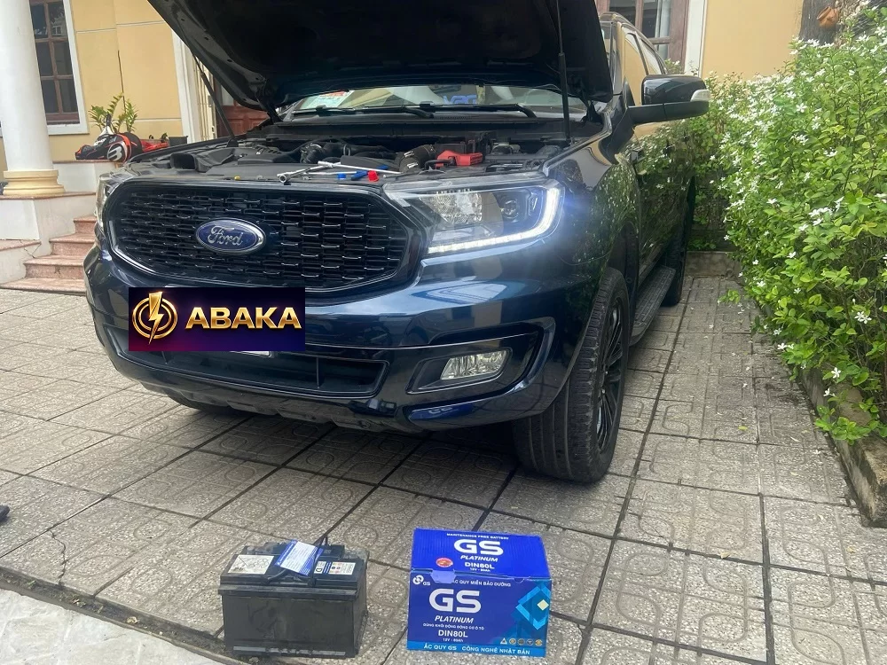 Thay bình ắc quy tại nhà cho xe Ford Ranger 5