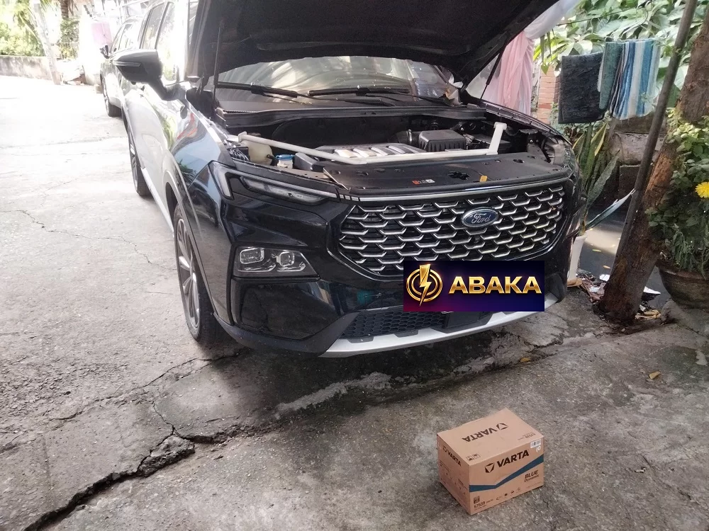 Thay bình ắc quy tại nhà cho xe Ford Ranger 1