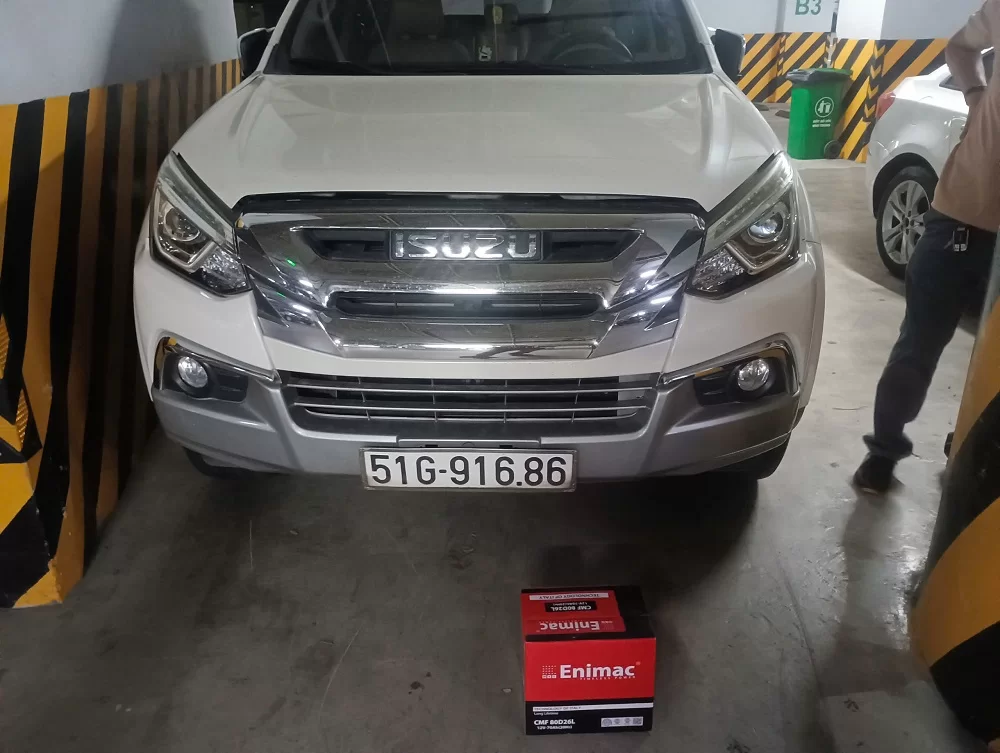 Thay bình ắc quy tại nhà cho xe Isuzu mu-X