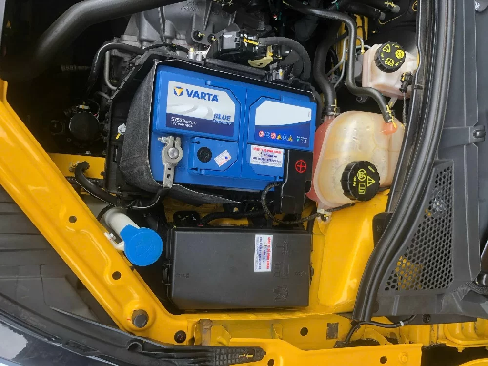 Thay bình ắc quy tại nhà cho xe MG ZS