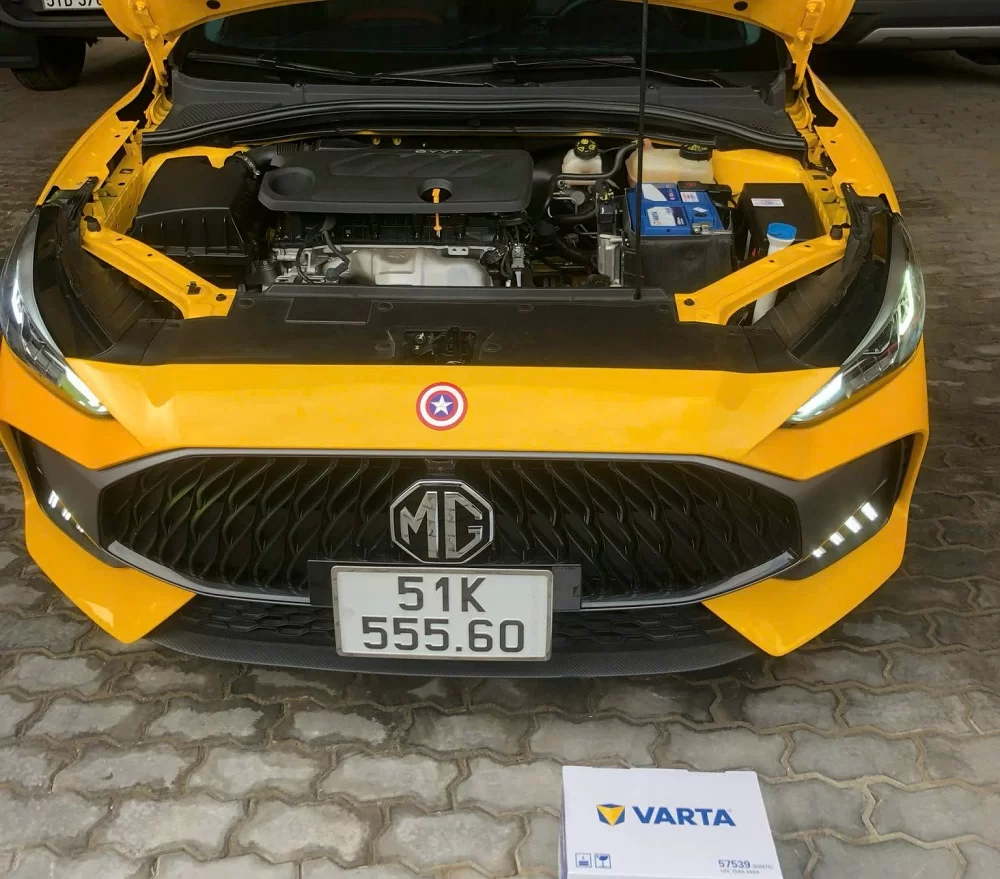 Thay bình ắc quy tại nhà cho xe MG ZS