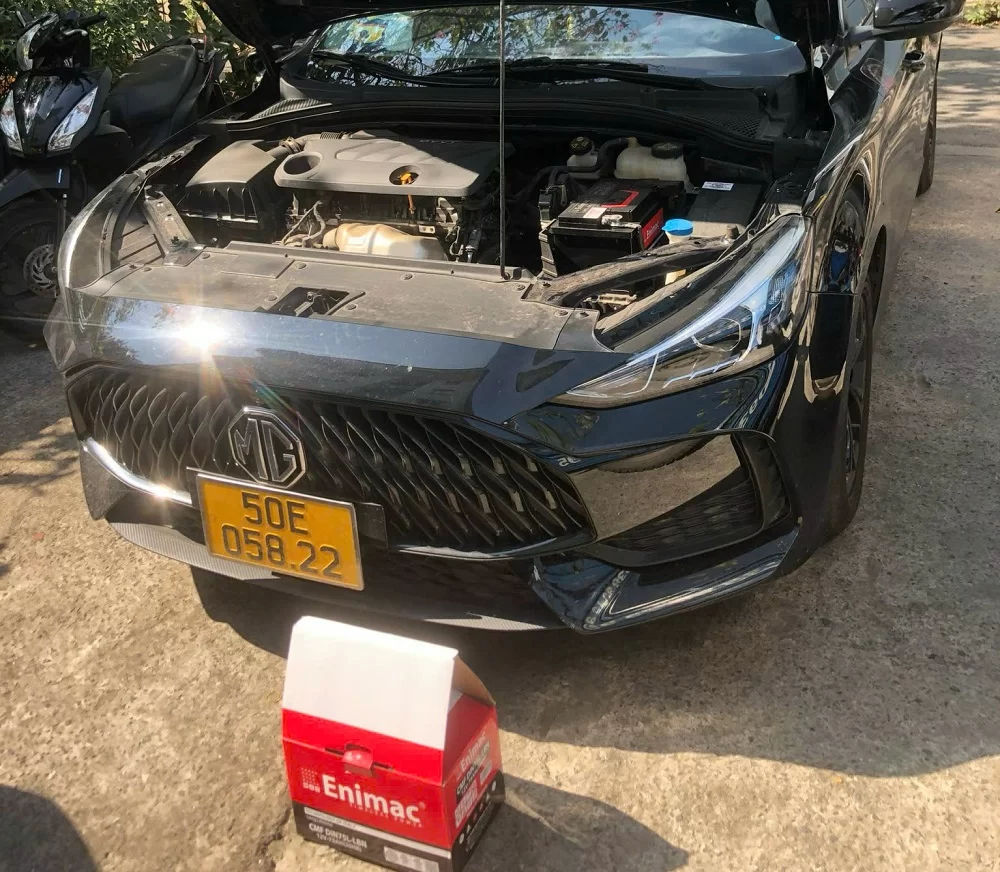 Thay bình ắc quy tại nhà cho xe MG ZS