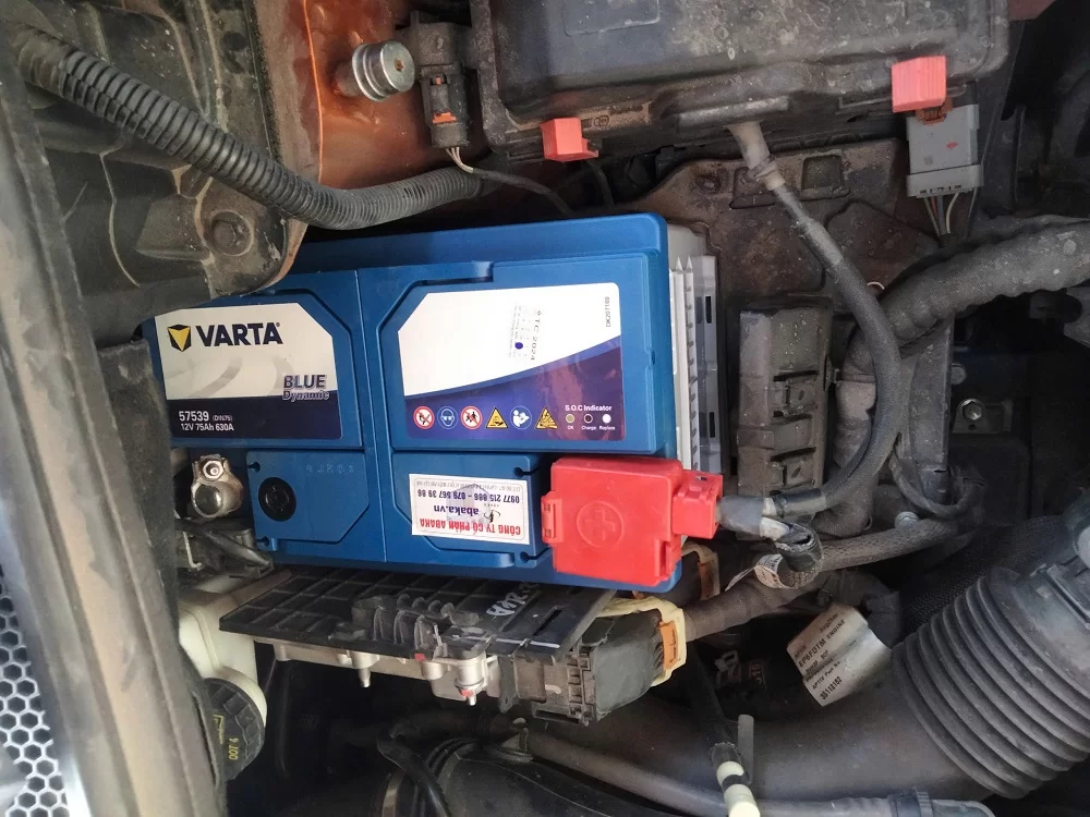 Thay bình ắc quy tại nhà cho xe Peugeot 5008