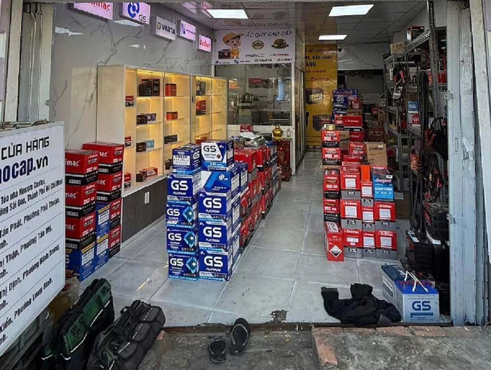 Thay ắc quy ô tô Toyota Corolla Cross