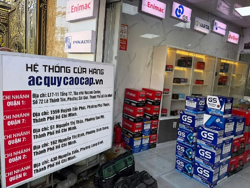 Thay ắc quy ô tô Toyota Vios