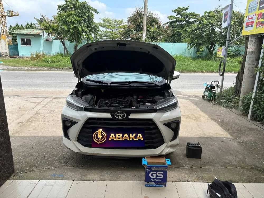 Thay ắc quy ô tô Toyota Vios