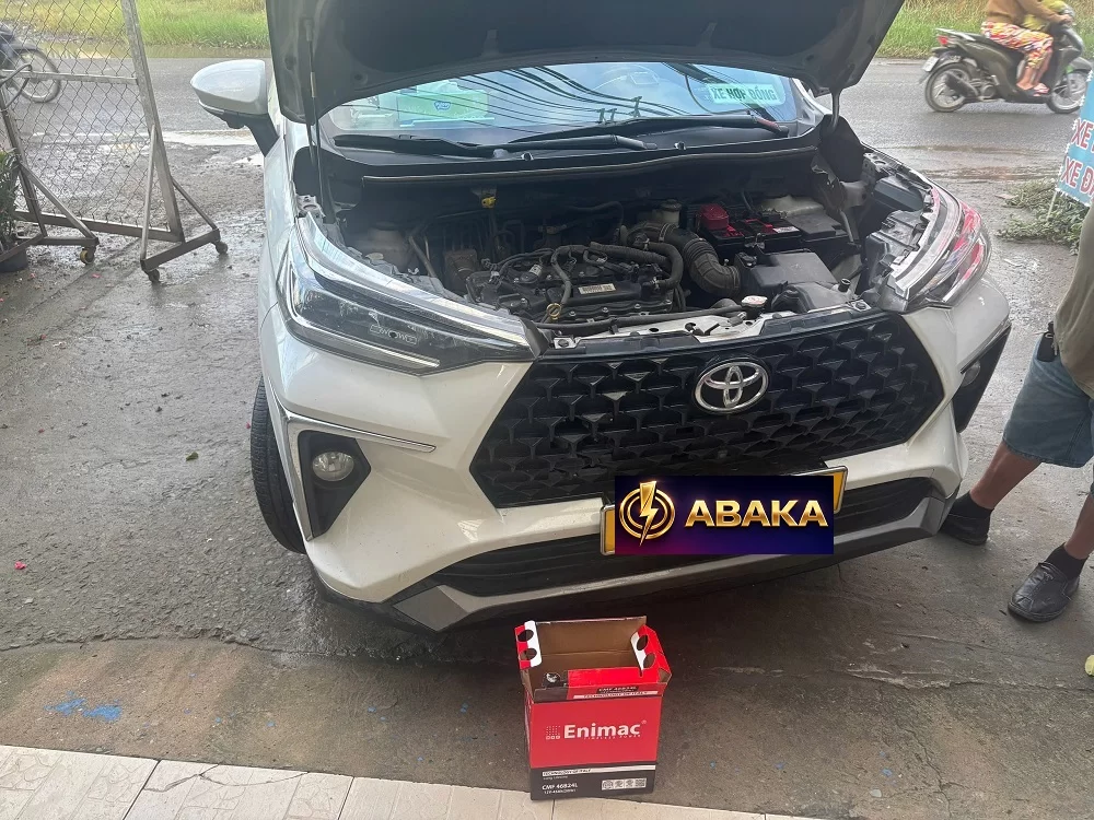 Dịch vụ thay bình ắc quy ô tô Toyota Corolla Cross tại nhà