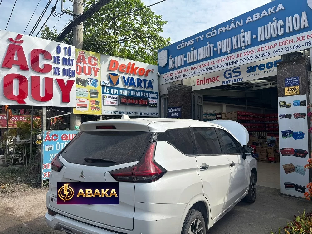 Dịch vụ thay bình ắc quy ô tô Toyota Corolla Cross tại nhà