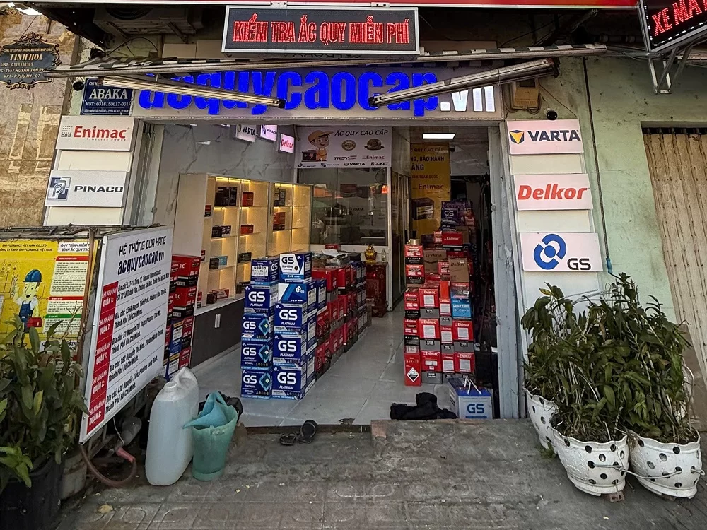 Dịch vụ thay bình ắc quy ô tô Toyota Corolla Cross tại nhà