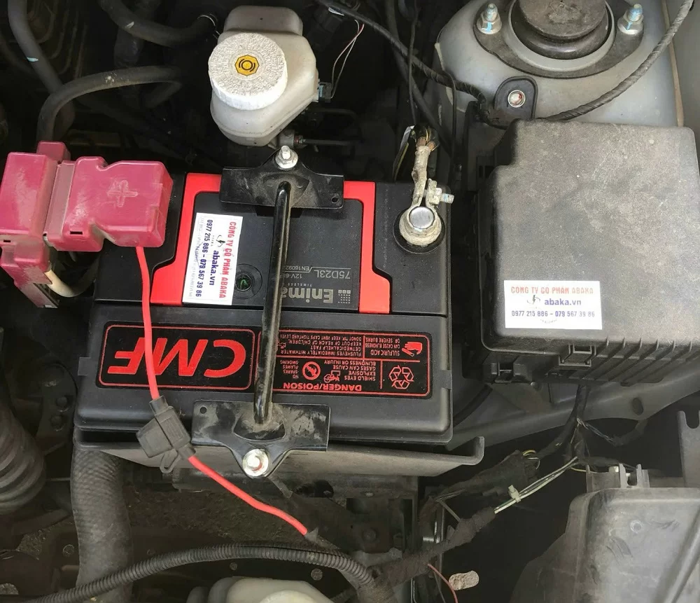 Thay Bình Ắc Quy Tại Nhà Cho Xe Honda CR-V 1