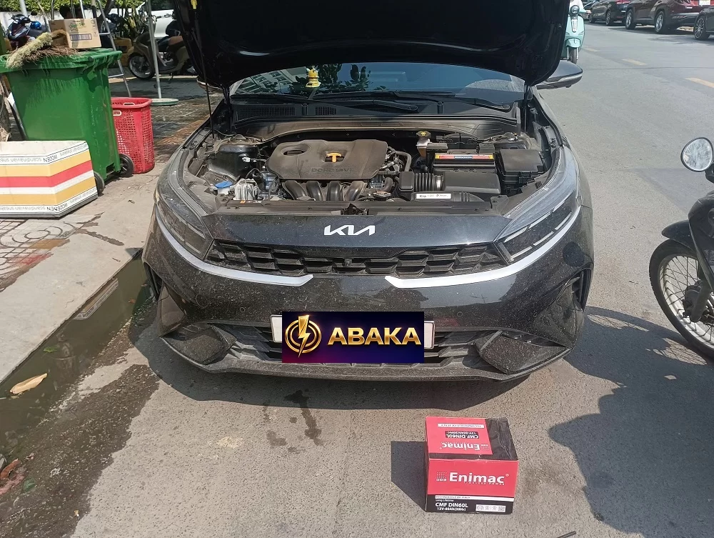 Thay bình ắc quy tại nhà cho xe Kia Sonet 5