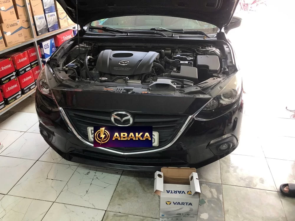 Thay bình ắc quy tại nhà cho xe Mazda 6 10