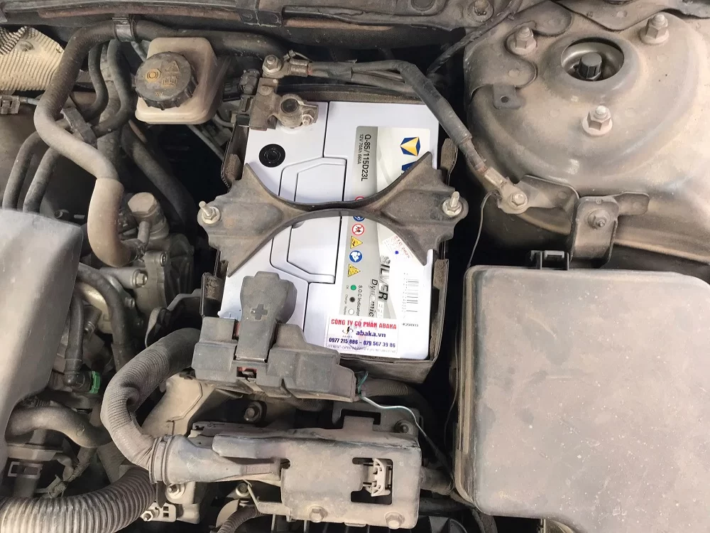 Thay bình ắc quy tại nhà cho xe Mazda CX-5 1