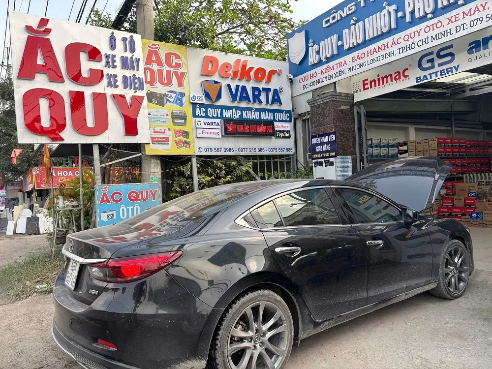 Thay bình ắc quy tại nhà cho xe Mazda CX-5 9