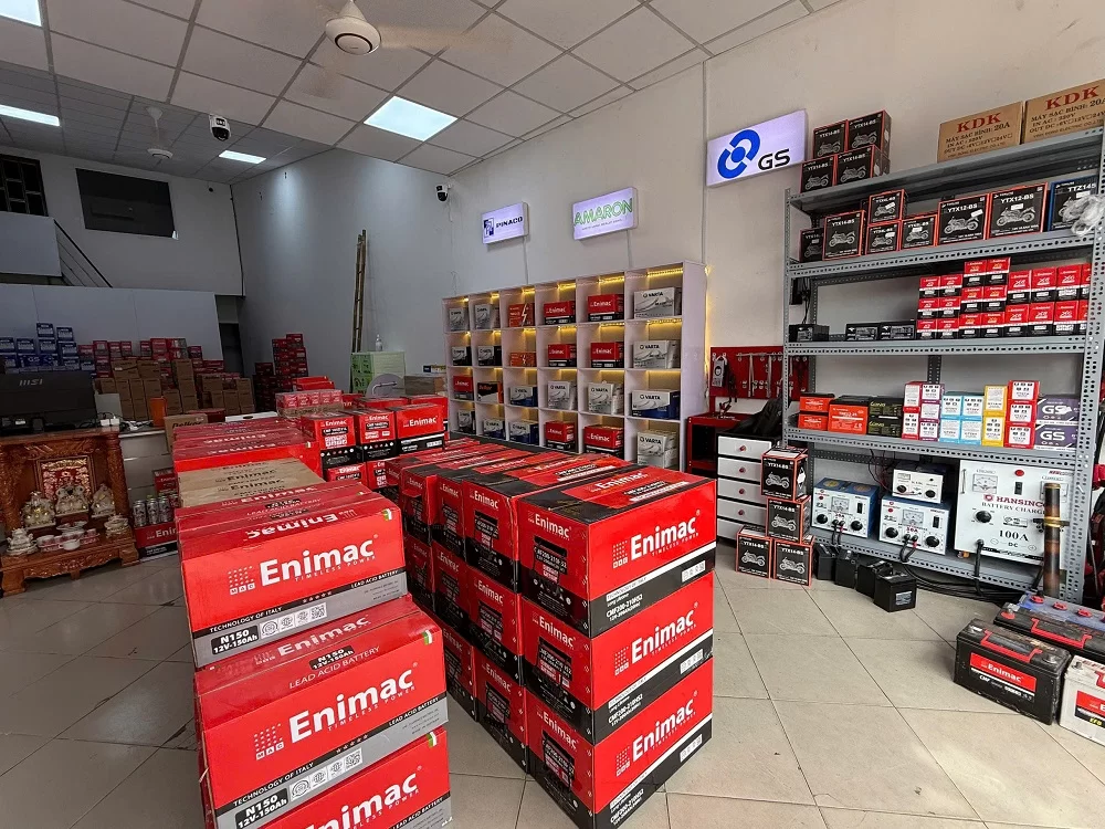 Thay bình ắc quy tại nhà cho xe Mitsubishi Attrage 4