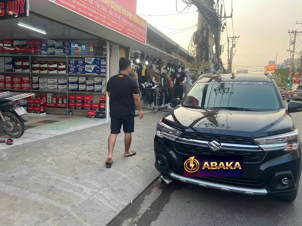 Thay bình ắc quy tại nhà cho xe Suzuki XL7