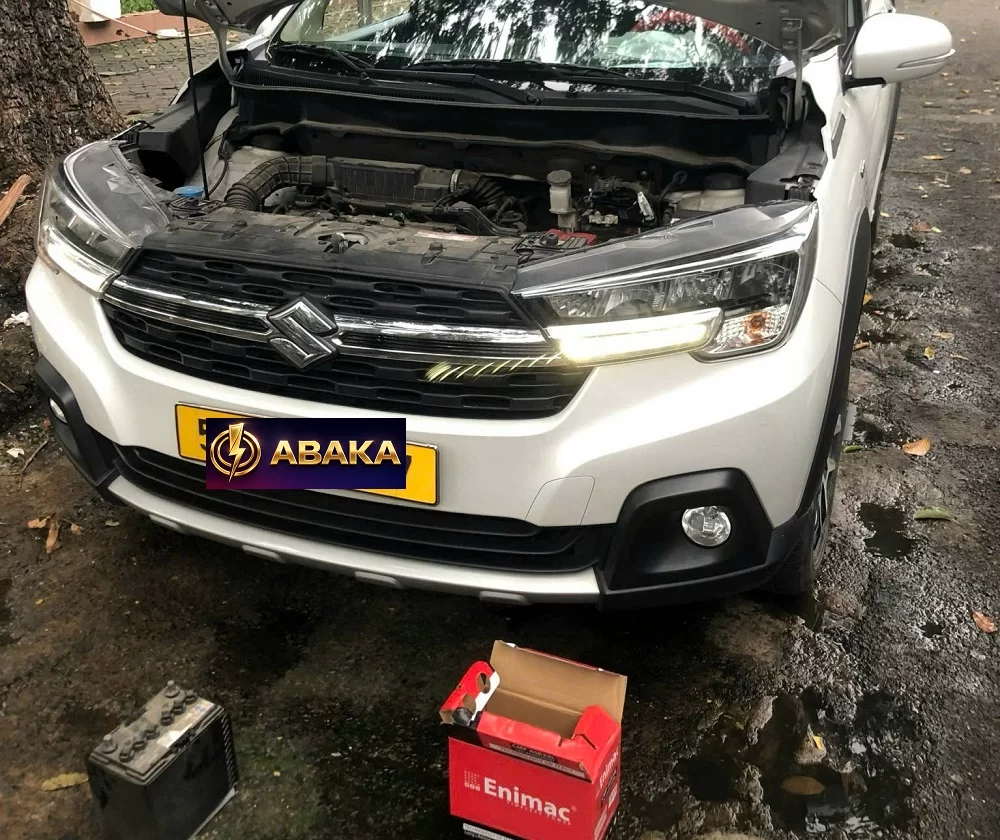 Thay bình ắc quy tại nhà cho xe Suzuki Ertiga