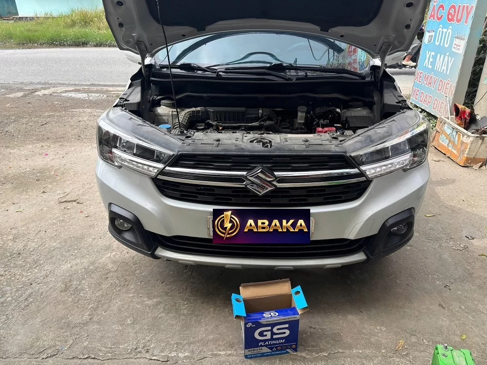 Thay bình ắc quy tại nhà cho xe Suzuki Ertiga