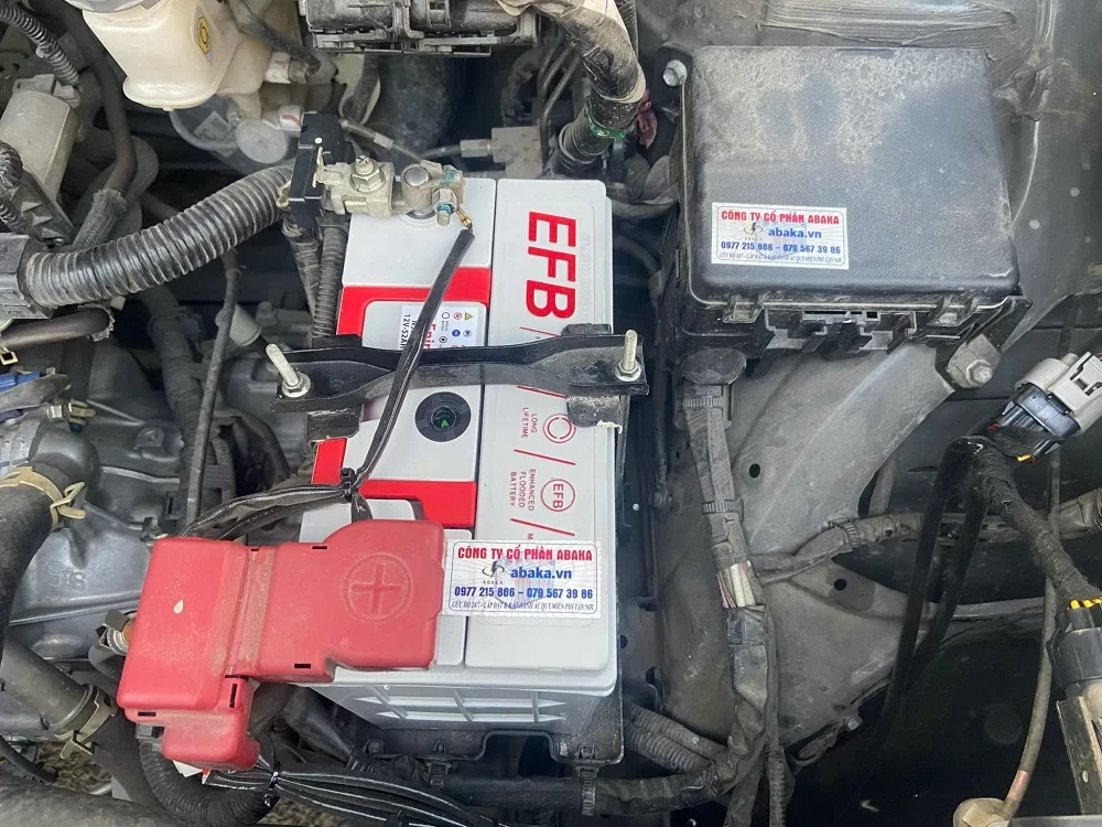Thay bình ắc quy tại nhà cho xe Suzuki Ertiga