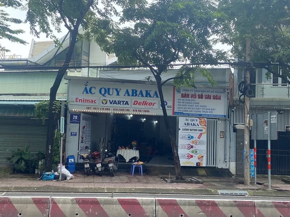 Thay bình ắc quy tại nhà cho xe VinFast VF7