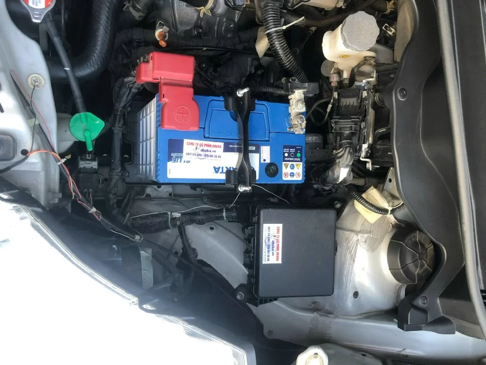 Thay bình ắc quy tại nhà cho xe VinFast VF6 6