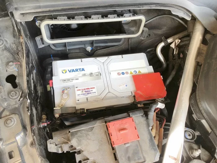 Thay ắc quy xe Mercedes C180 chính hãng, giá tốt nhất hiện nay