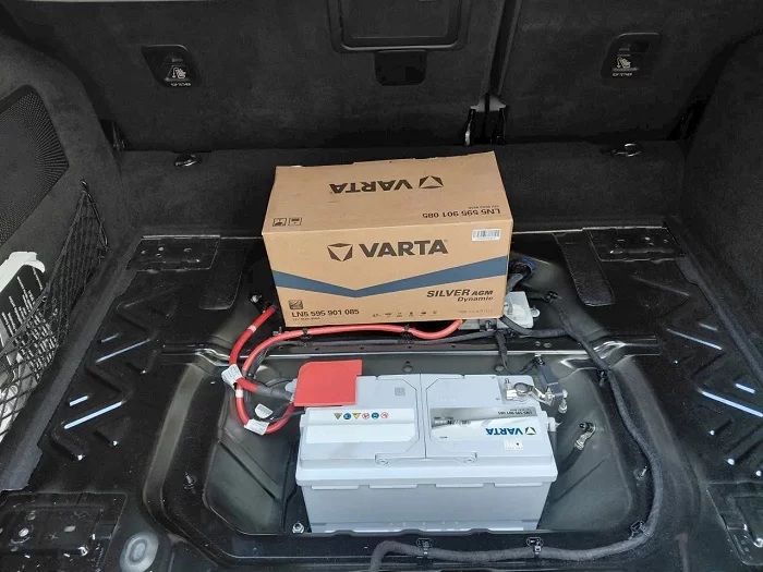 Thay ắc quy xe Mercedes C300 chính hãng, giá tốt nhất hiện nay