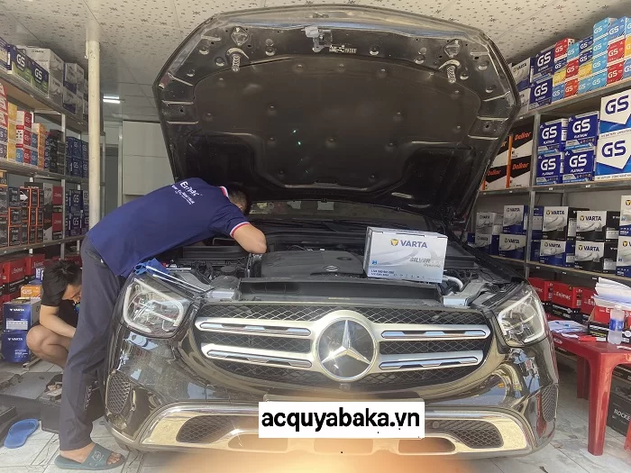 Thay ắc quy xe Mercedes C300 chính hãng, giá tốt nhất hiện nay 1