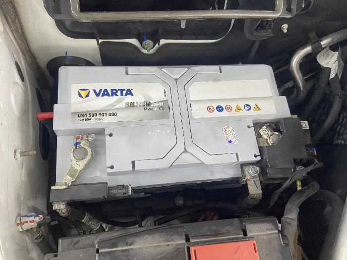 Thay ắc quy xe Mercedes CLA250 chính hãng, giá tốt nhất hiện nay 1