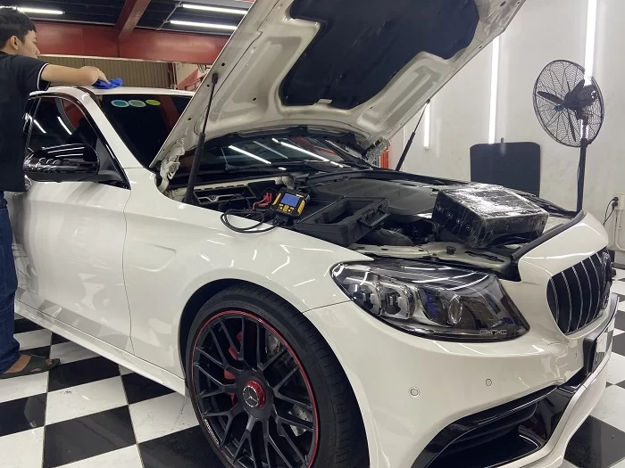 Thay ắc quy xe Mercedes CLS63 AMG chính hãng, giá tốt nhất hiện nay 1