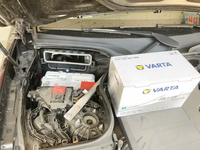 Thay ắc quy xe Mercedes E200 chính hãng, giá tốt nhất hiện nay 2
