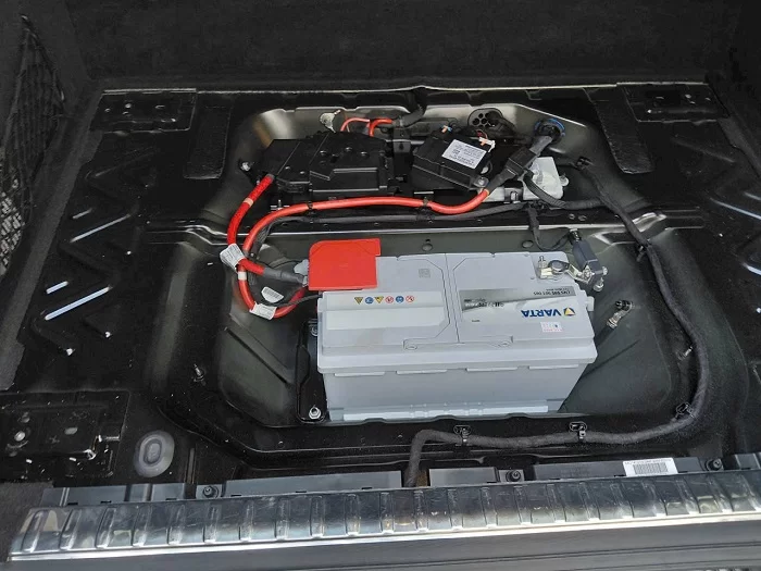 Thay ắc quy xe Mercedes CLS 400 chính hãng, giá tốt nhất hiện nay 1