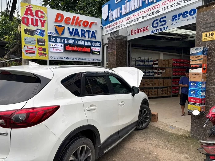 Thay bình ắc quy Mazda CX-30 Vinhomes Grand Park (30)