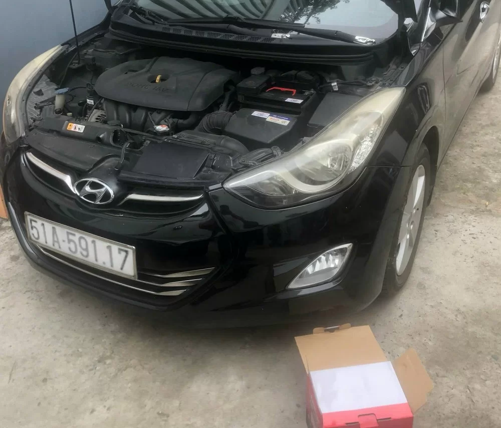 Thay bình ắc quy tại nhà cho xe Hyundai Grand i10 2